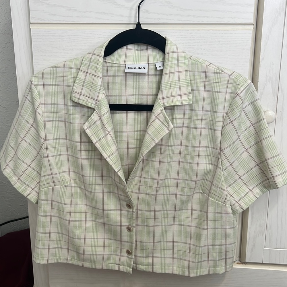 Green plaid button up crop top with collar.